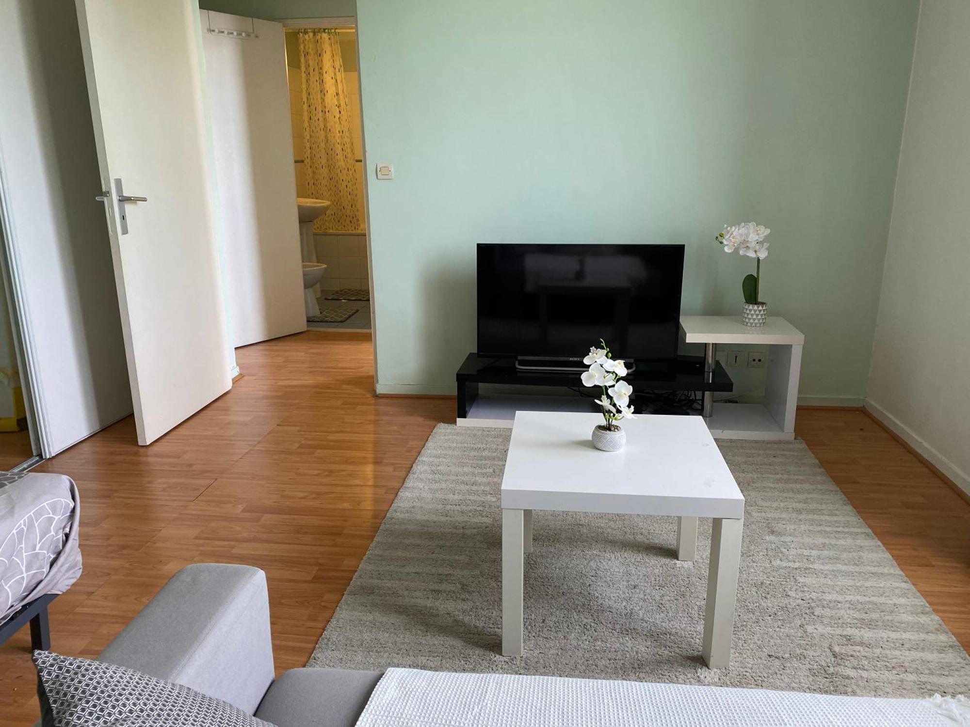 Appart Calme Avec Parking Gratuit Evry-Gregy-sur-Yerre Esterno foto